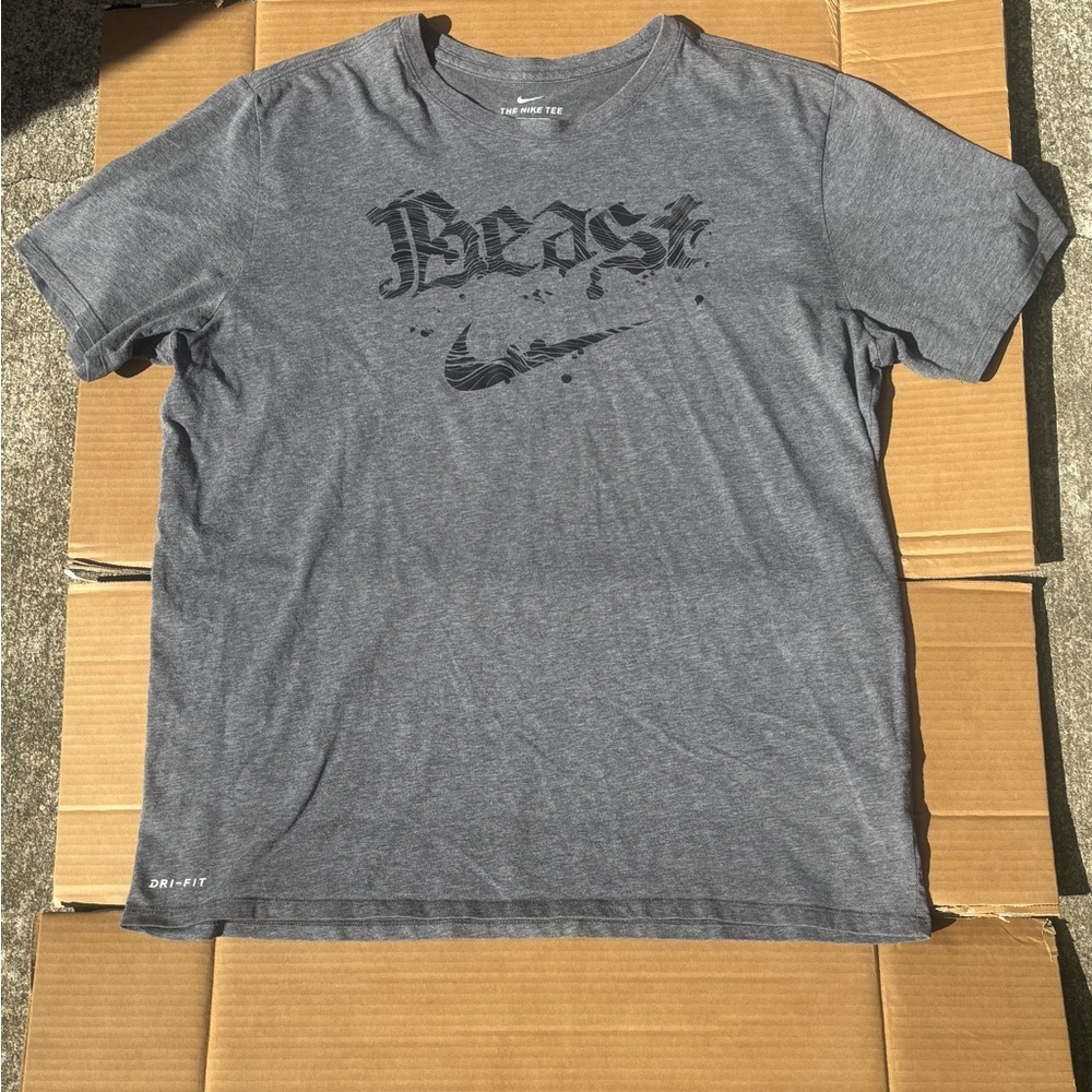 The Nike Tee Beast Swoosh Logo Men’s XL Athletic Cut Dri-Fit Gray T-Shirt